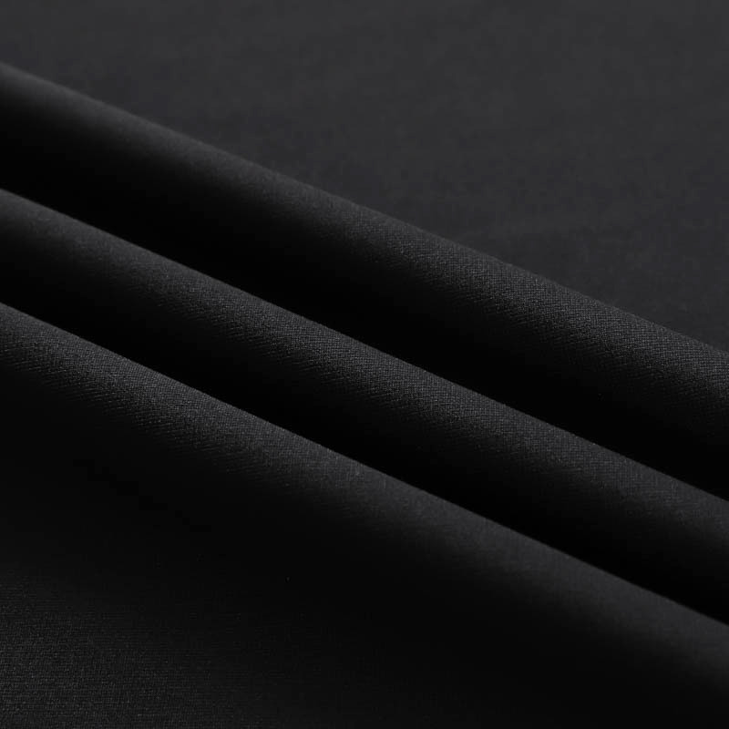 Tissu romain à texture unique et doux pour la peau.