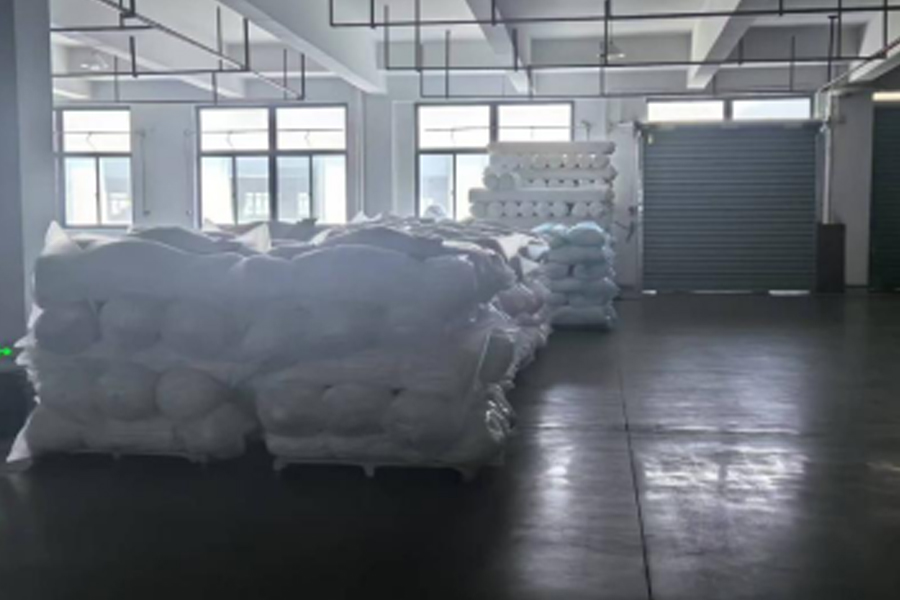 Zone de production à livraison du tissu gris