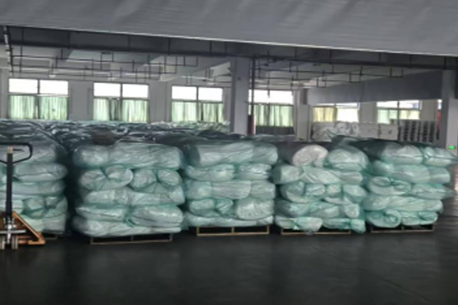 Zone de production à livraison du tissu gris